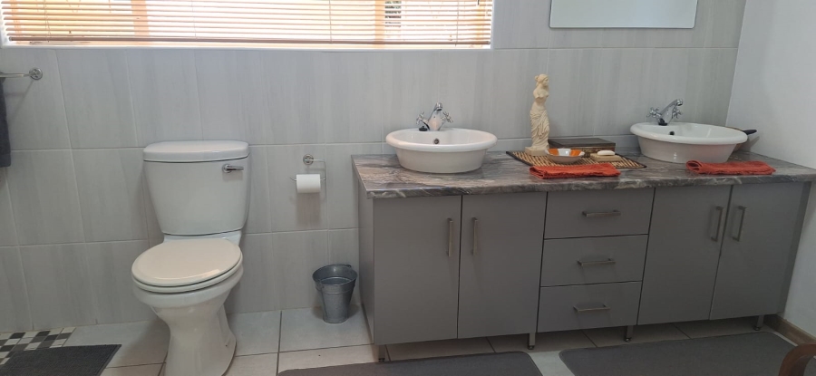 4 Bedroom Property for Sale in Carters Glen Northern Cape
